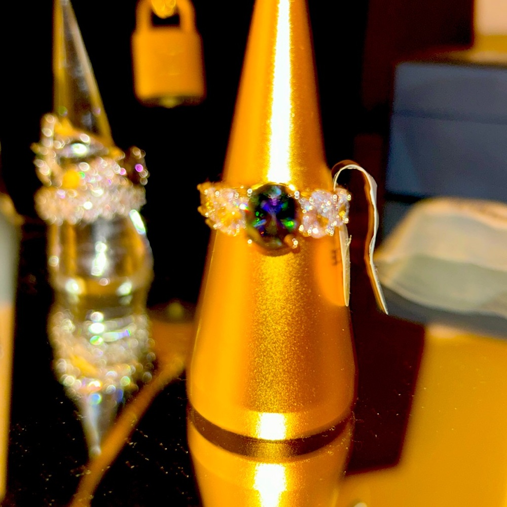 MYSTIC TOPAZ in .925 Sterling silver